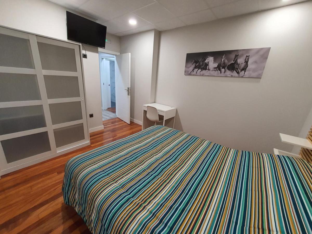 Cv33 Ostatua Hotel Bilbao Bagian luar foto