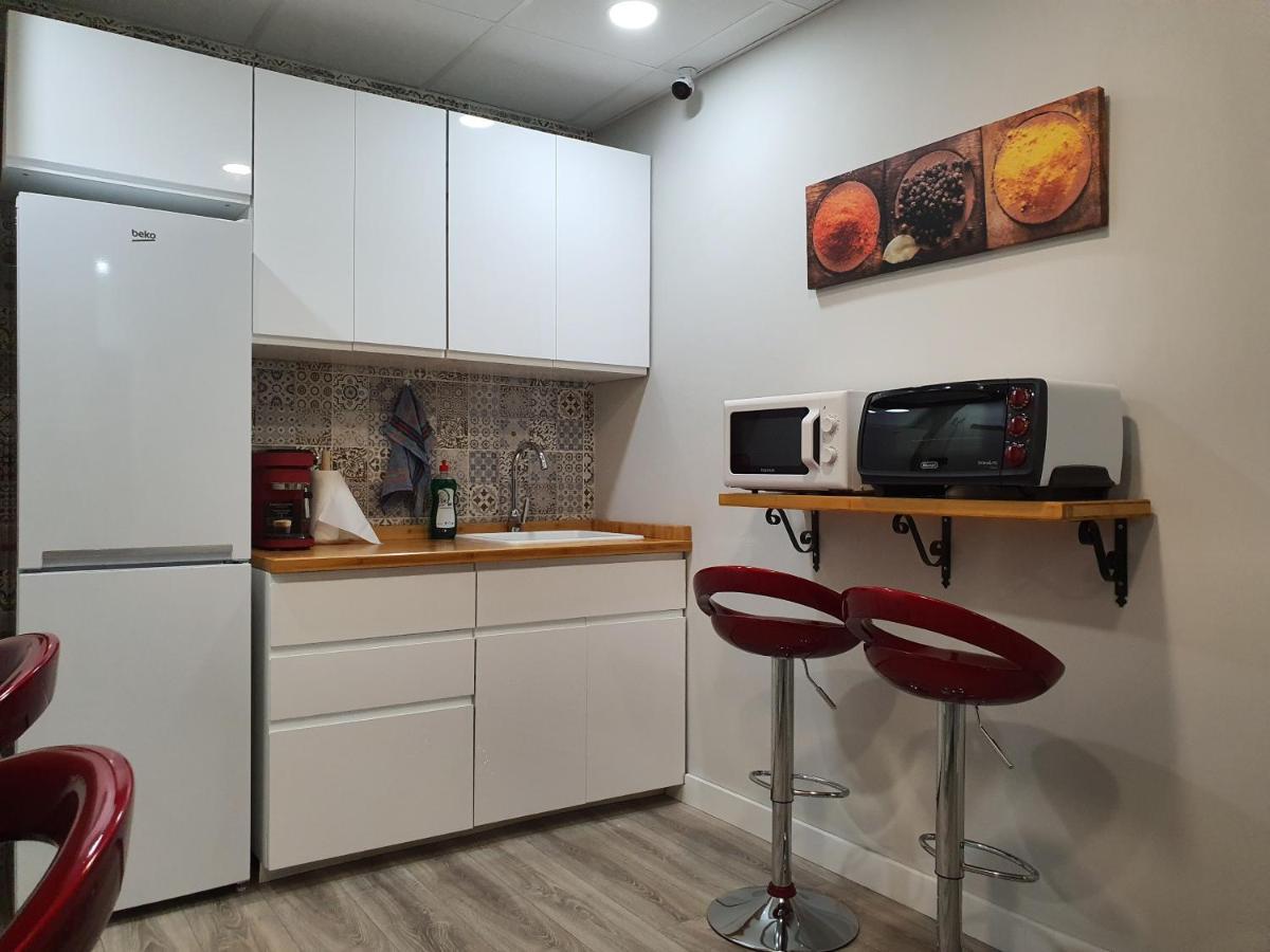 Cv33 Ostatua Hotel Bilbao Bagian luar foto