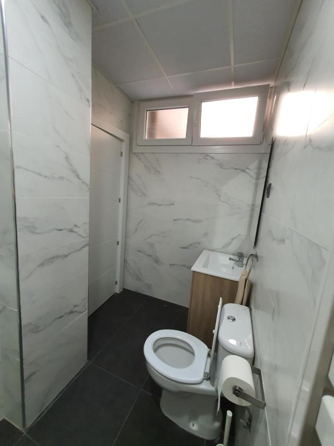 Cv33 Ostatua Hotel Bilbao Bagian luar foto
