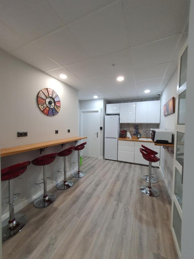 Cv33 Ostatua Hotel Bilbao Bagian luar foto