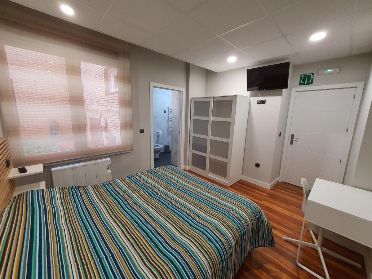 Cv33 Ostatua Hotel Bilbao Bagian luar foto