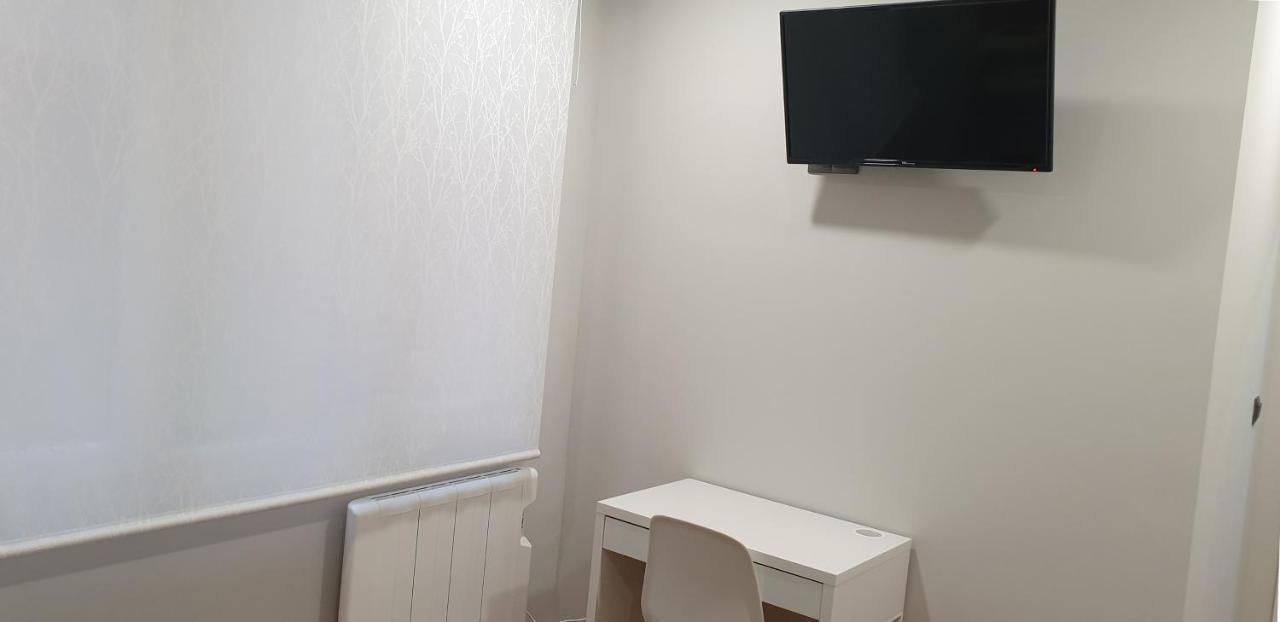 Cv33 Ostatua Hotel Bilbao Bagian luar foto