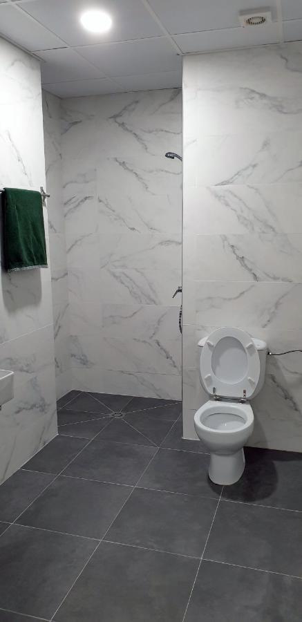 Cv33 Ostatua Hotel Bilbao Bagian luar foto