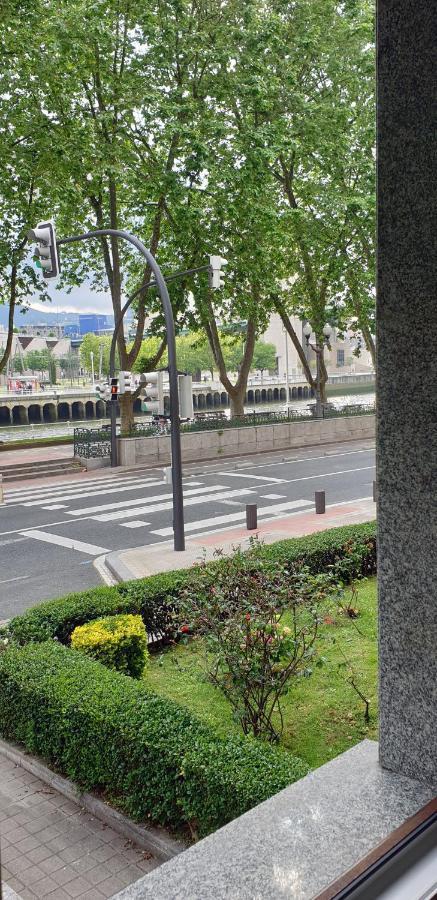 Cv33 Ostatua Hotel Bilbao Bagian luar foto