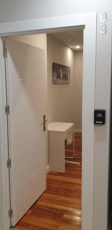 Cv33 Ostatua Hotel Bilbao Bagian luar foto