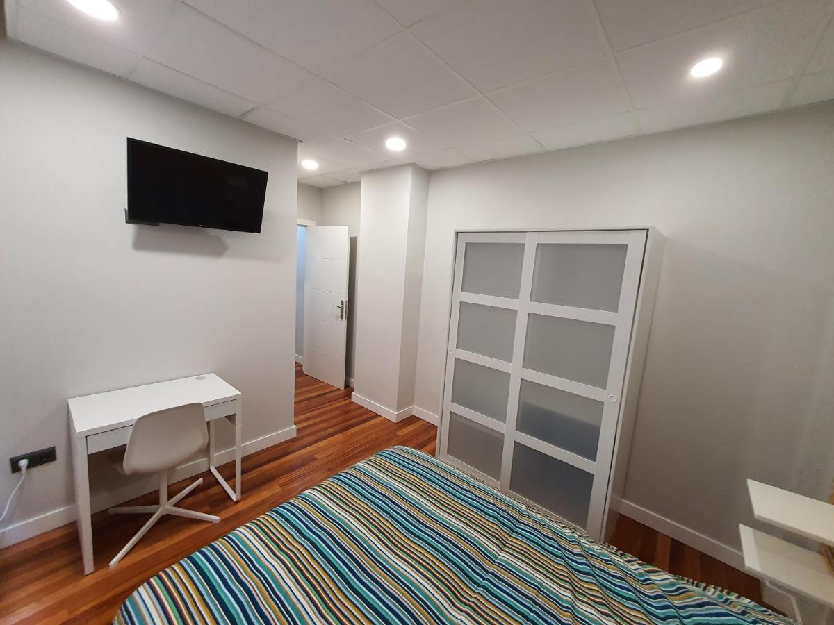 Cv33 Ostatua Hotel Bilbao Bagian luar foto